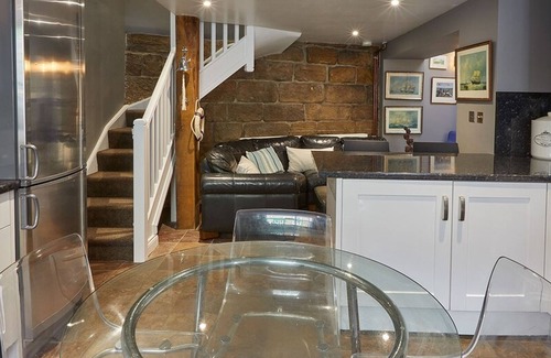 Staithes House | Host Stay Brunswick Cottage