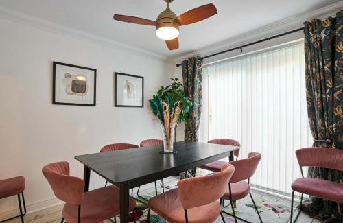 Launceston House | Host & Stay - Cherry Blossom House