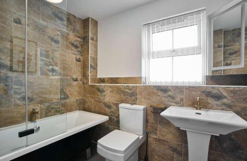 Launceston House | Host & Stay - Cherry Blossom House