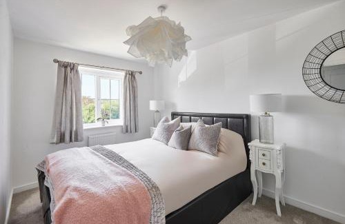 Highnam House | Host & Stay - Cornflower Way
