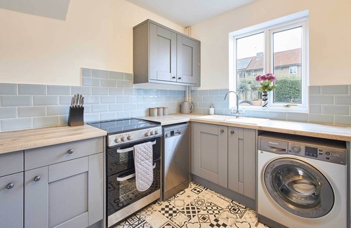Longhoughton House | Host & Stay | Crab Cottage