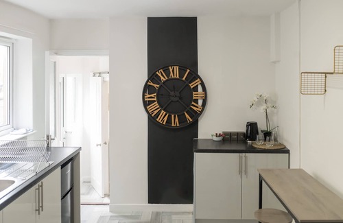 Riverside House | Host Stay Craddock Street