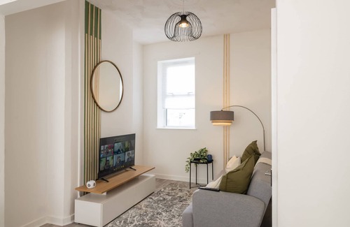Riverside House | Host Stay Craddock Street