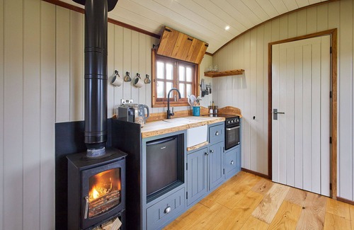 Bronllys Ski Chalet | Host & Stay | Dafad Du