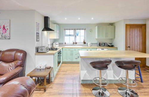 Aldborough Ski Chalet | Host & Stay - Dovecote View