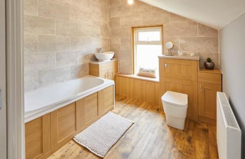 Saltburn-by-the-Sea Apartment | Host & Stay - Emerald Hideaway