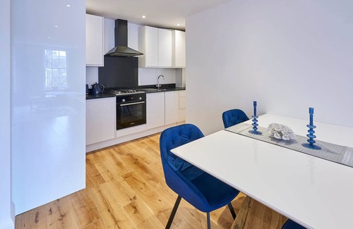 Windsor Apartment | Host Stay Eton House