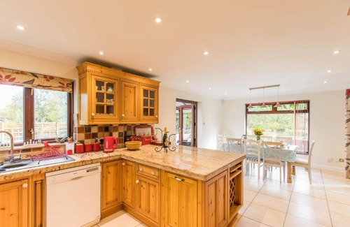 Norwich House | Host & Stay - Four Seasons