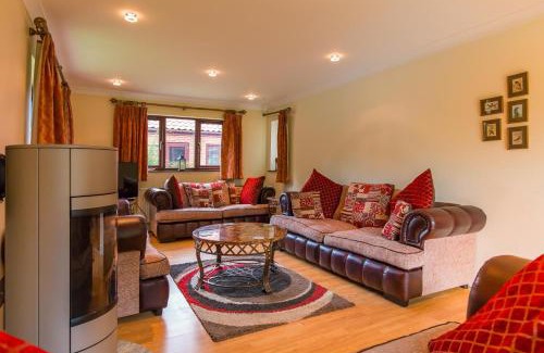 Norwich House | Host & Stay - Four Seasons
