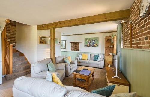 Fakenham House | Host & Stay - Granary Barn