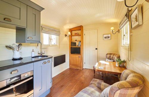 Akeld House | Host & Stay - Guards Van