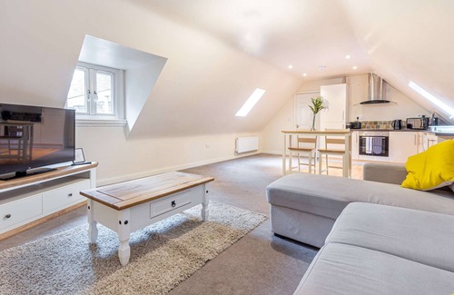 Malvern Apartment | Host & Stay | Hillbrook House Dwelling