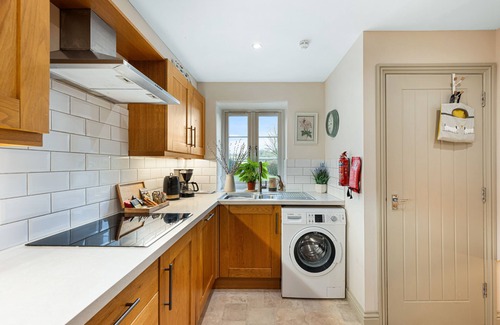 Monyash Cottage | Host & Stay | Jasmine Cottage