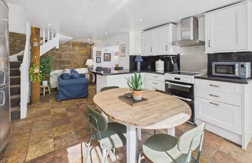 Staithes House | Host Stay Luna Cottage