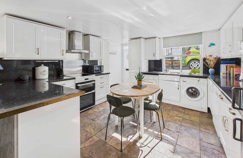 Staithes House | Host Stay Luna Cottage