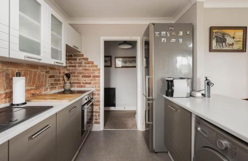 Fakenham House | Host & Stay - Manor View