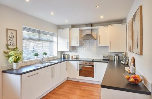 Eaglescliffe House | Host & Stay - Newsam Crescent
