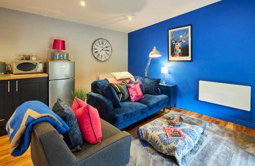 South Charlton Ski Chalet | Host & Stay - Ocean Blue Lodge