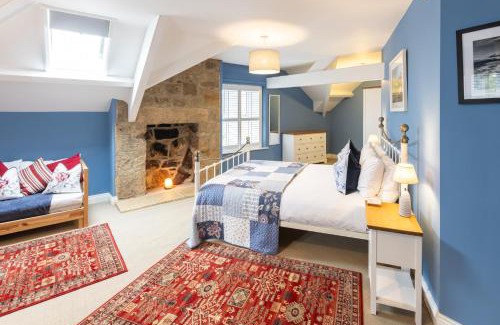 Lesbury House | Host & Stay - Old Reading Room