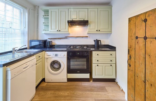 Hythe House | Host & Stay | Old Stone Cottage