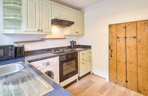 Hythe House | Host & Stay | Old Stone Cottage