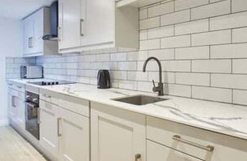 West Cliff House | Host Stay Penny Farthing Cottage