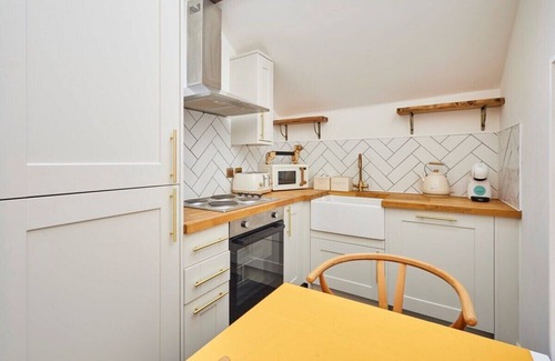 St George's Quarter Apartment | Host & Stay | Queen Square Hideaway