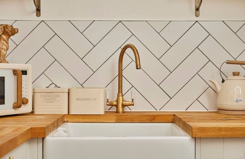 St George's Quarter Apartment | Host & Stay | Queen Square Hideaway
