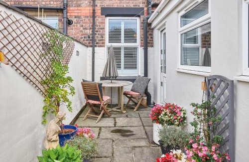 Liverpool House | Host & Stay - Railway Cottages