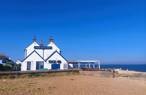 Whitstable Apartment | Host Stay Sail Away