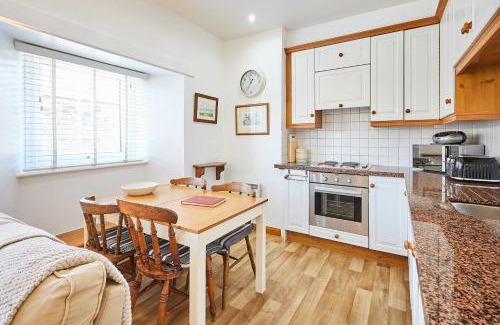 Newton by the Sea Apartment | Host & Stay - Spinnaker