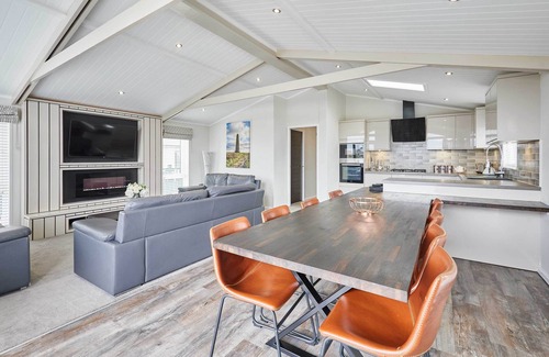 Carlton-in-Cleveland Ski Chalet | Host & Stay | Transporter Lodge