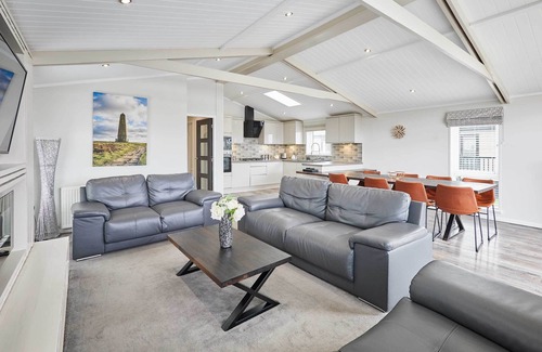 Carlton-in-Cleveland Ski Chalet | Host & Stay | Transporter Lodge