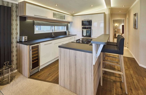 Low Gate Ski Chalet | Host & Stay | Whistler Deluxe Lodge