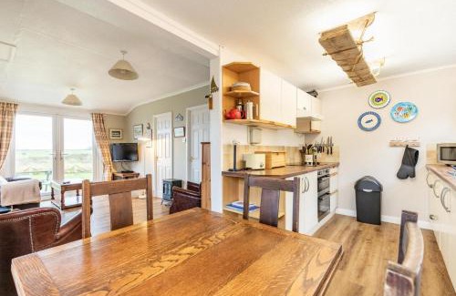 Irstead House | Host & Stay - Wylaway