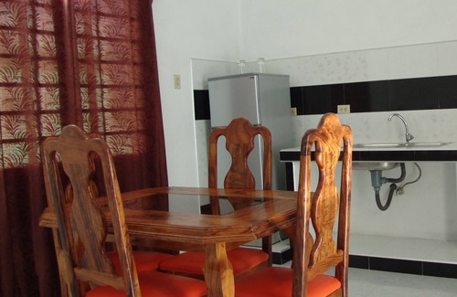 Cienfuegos House | Hostal Alba y Roberto