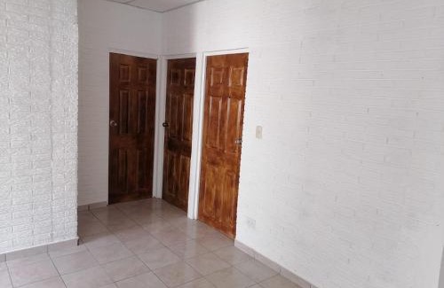 San Salvador House | Hostal Blanquita