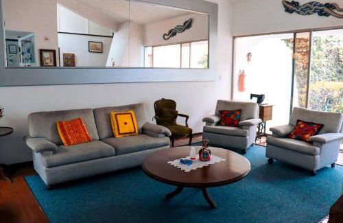 Del Carmen House | Hostal Cuija Coyoacan Berlin 268 Coyoacan