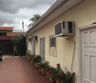Santa Cruz Hotel | Hostal Don Nabil