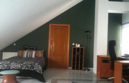 Palomas House | Hostal Escala Suites