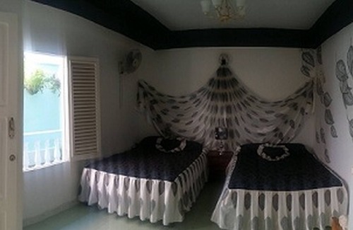 Tivoli House | Hostal Girasol