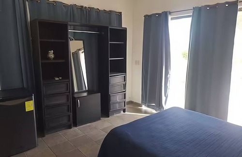 Downtown San Jose del Cabo Hotel | Hostal Hab. 2, En Zona Hotelera, Campo de Golf, con Alberca y Cerca de la Playa.