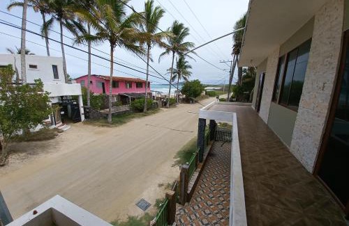 Puerto Villamil House | HOSTAL JANET STARLiNK