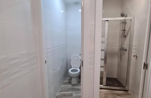 Torrejon de Ardoz Hostel | Hostal Las Fronteras
