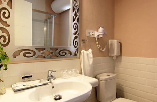 Candeleda Hostel | Hostal los Castañuelos