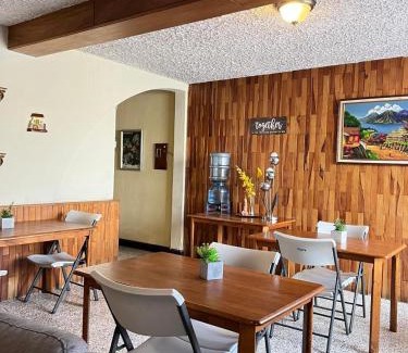 Zona 13 House | Hostal Los Volcanes