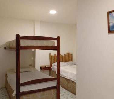 Montanita House | Hostal Moai