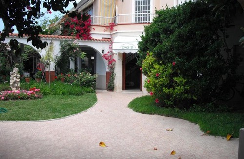 Ciudadela House | Hostal Oasis Menorca