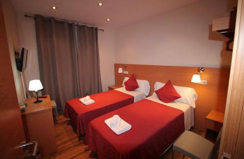 Sant Pere House | Hostal Orleans