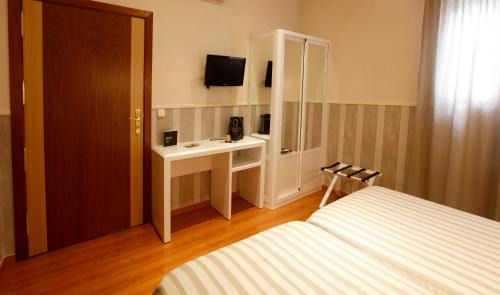 San Fernando House | Hostal Paris